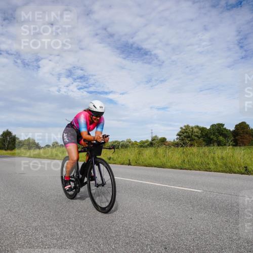 31.08.2025 - Elbe Triathlon Hamburg Michael Burmester http://msf.ph/oto/8665744 31.08.2025 10:18:09 Radfahren 850, 909 meine-sportfotos.de