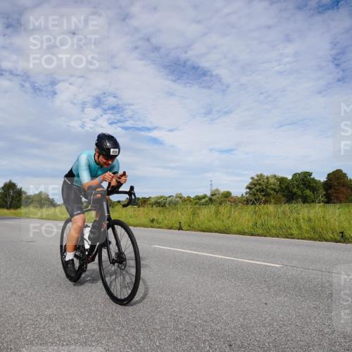 31.08.2025 - Elbe Triathlon Hamburg Michael Burmester http://msf.ph/oto/8665746 31.08.2025 10:18:17 Radfahren 850, 1032 meine-sportfotos.de
