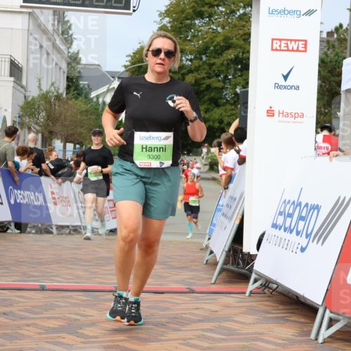 31.08.2025 - 21. Blankeneser Heldenlauf Strokosch-Dieckow http://msf.ph/oto/8665755 31.08.2025 11:17:57 Ziel 3345, 3646, 3300 meine-sportfotos.de