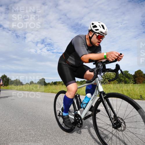 31.08.2025 - Elbe Triathlon Hamburg Michael Burmester http://msf.ph/oto/8665775 31.08.2025 10:19:12 Radfahren 487, 713, 777, 803, 828, 856, 930 meine-sportfotos.de