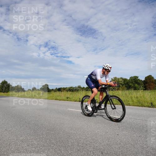 31.08.2025 - Elbe Triathlon Hamburg Michael Burmester http://msf.ph/oto/8665779 31.08.2025 10:19:14 Radfahren 487, 713, 777, 803, 828, 856, 930 meine-sportfotos.de