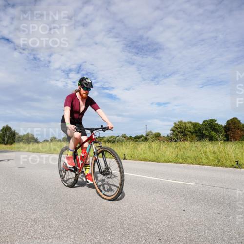 31.08.2025 - Elbe Triathlon Hamburg Michael Burmester http://msf.ph/oto/8665840 31.08.2025 10:20:36 Radfahren 508, 920, 1090 meine-sportfotos.de