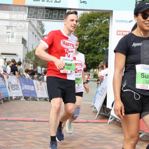 31.08.2025 - 21. Blankeneser Heldenlauf Strokosch-Dieckow http://msf.ph/oto/8665851 31.08.2025 11:17:47 Ziel 3241, 3279, 3508, 3507 meine-sportfotos.de