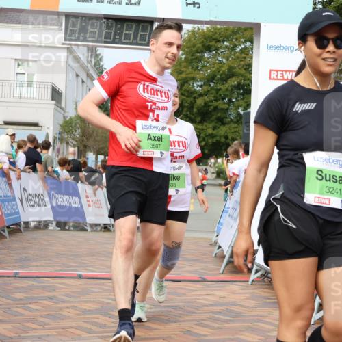 31.08.2025 - 21. Blankeneser Heldenlauf Strokosch-Dieckow http://msf.ph/oto/8665858 31.08.2025 11:17:47 Ziel 3241, 3279, 3508, 3507 meine-sportfotos.de