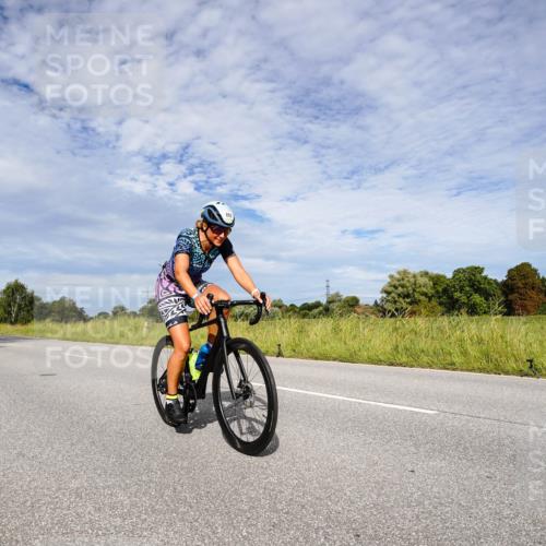 31.08.2025 - Elbe Triathlon Hamburg Michael Burmester http://msf.ph/oto/8665875 31.08.2025 10:21:11 Radfahren 771, 892, 902 meine-sportfotos.de