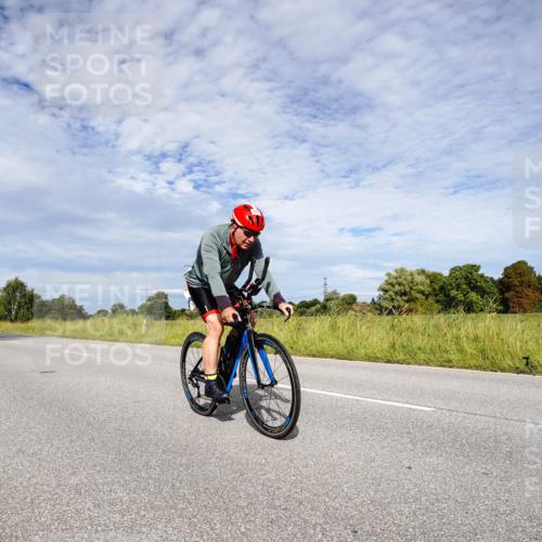 31.08.2025 - Elbe Triathlon Hamburg Michael Burmester http://msf.ph/oto/8665879 31.08.2025 10:21:13 Radfahren 771, 892, 1036 meine-sportfotos.de
