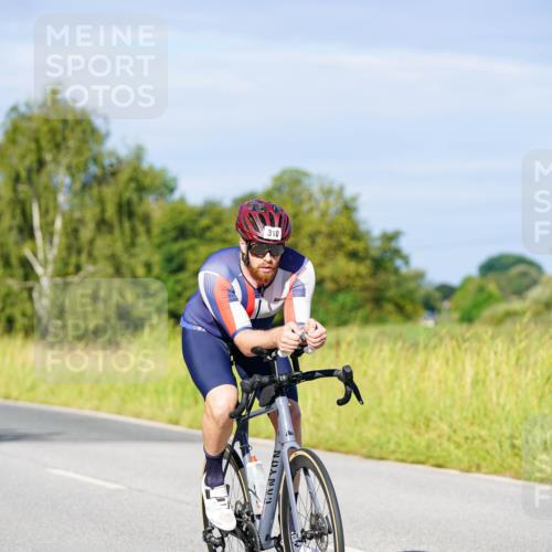 31.08.2025 - Elbe Triathlon Hamburg Michael Burmester http://msf.ph/oto/8665888 31.08.2025 09:32:57 Radfahren 184, 310, 495, 502 meine-sportfotos.de
