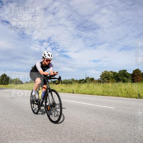 31.08.2025 - Elbe Triathlon Hamburg Michael Burmester http://msf.ph/oto/8665891 31.08.2025 10:21:27 Radfahren 687, 744, 790, 822, 960 meine-sportfotos.de