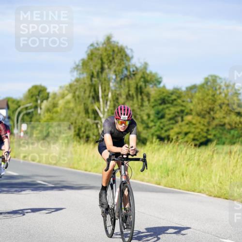 31.08.2025 - Elbe Triathlon Hamburg Michael Burmester http://msf.ph/oto/8665897 31.08.2025 09:33:01 Radfahren 184, 310, 381, 495, 502 meine-sportfotos.de