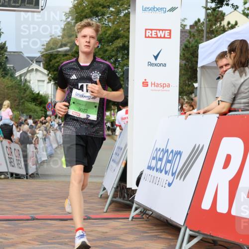 31.08.2025 - 21. Blankeneser Heldenlauf Strokosch-Dieckow http://msf.ph/oto/8665900 31.08.2025 10:59:07 Ziel 3295, 3426, 3022 meine-sportfotos.de