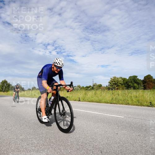 31.08.2025 - Elbe Triathlon Hamburg Michael Burmester http://msf.ph/oto/8665913 31.08.2025 10:21:45 Radfahren 764, 766, 788, 895, 900, 1001 meine-sportfotos.de