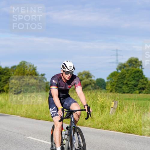 31.08.2025 - Elbe Triathlon Hamburg Michael Burmester http://msf.ph/oto/8665915 31.08.2025 09:33:03 Radfahren 184, 381, 495, 502 meine-sportfotos.de