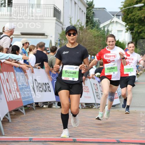 31.08.2025 - 21. Blankeneser Heldenlauf Strokosch-Dieckow http://msf.ph/oto/8665918 31.08.2025 11:17:44 Ziel 3241, 3279, 3508, 3507 meine-sportfotos.de