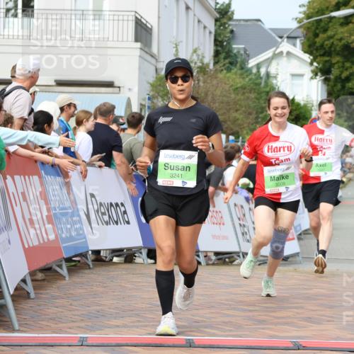 31.08.2025 - 21. Blankeneser Heldenlauf Strokosch-Dieckow http://msf.ph/oto/8665926 31.08.2025 11:17:44 Ziel 3241, 3279, 3508, 3507 meine-sportfotos.de
