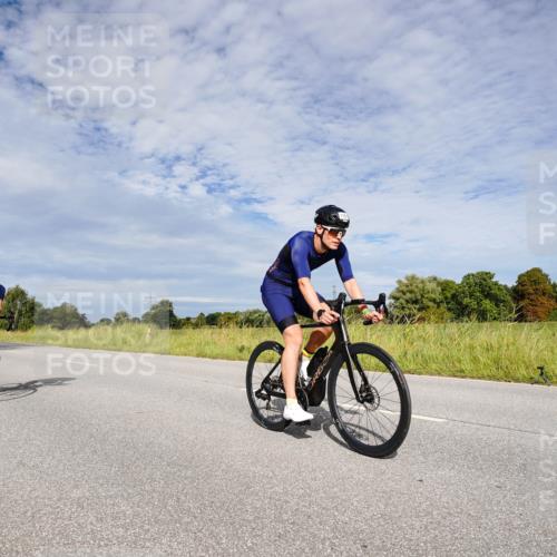 31.08.2025 - Elbe Triathlon Hamburg Michael Burmester http://msf.ph/oto/8665946 31.08.2025 10:22:04 Radfahren 413, 783, 796, 814, 842, 1042, 1081, 1101 meine-sportfotos.de