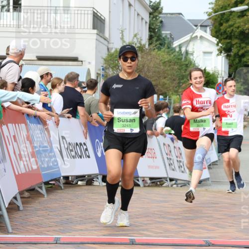 31.08.2025 - 21. Blankeneser Heldenlauf Strokosch-Dieckow http://msf.ph/oto/8665949 31.08.2025 11:17:43 Ziel 3241, 3279, 3508, 3507 meine-sportfotos.de