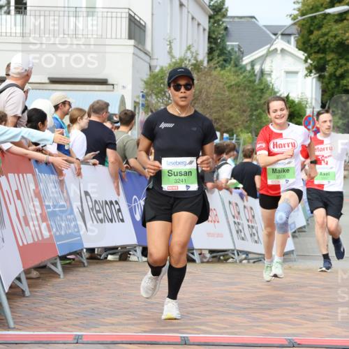 31.08.2025 - 21. Blankeneser Heldenlauf Strokosch-Dieckow http://msf.ph/oto/8665958 31.08.2025 11:17:43 Ziel 3241, 3279, 3508, 3507 meine-sportfotos.de