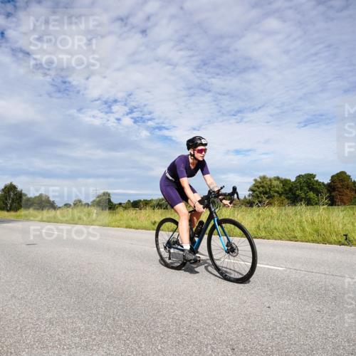 31.08.2025 - Elbe Triathlon Hamburg Michael Burmester http://msf.ph/oto/8665960 31.08.2025 10:22:16 Radfahren 730, 824, 974, 1000 meine-sportfotos.de