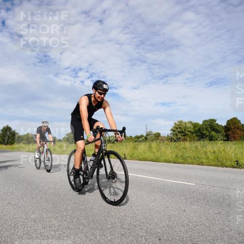 31.08.2025 - Elbe Triathlon Hamburg Michael Burmester http://msf.ph/oto/8665979 31.08.2025 10:22:32 Radfahren 612, 832, 879, 899, 939, 984, 998, 1051, 1052, 1070 meine-sportfotos.de
