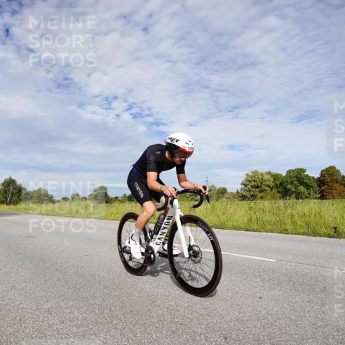 31.08.2025 - Elbe Triathlon Hamburg Michael Burmester http://msf.ph/oto/8665996 31.08.2025 10:22:47 Radfahren 878, 950, 1005, 1007, 1048 meine-sportfotos.de