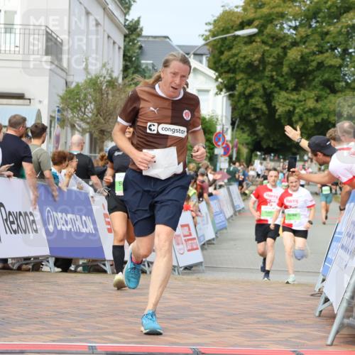 31.08.2025 - 21. Blankeneser Heldenlauf Strokosch-Dieckow http://msf.ph/oto/8666009 31.08.2025 11:17:41 Ziel 3241, 3279, 3508 meine-sportfotos.de