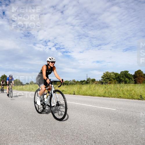 31.08.2025 - Elbe Triathlon Hamburg Michael Burmester http://msf.ph/oto/8666010 31.08.2025 10:22:58 Radfahren 698, 747, 762, 792, 805, 871, 942, 963, 971, 978, 1063, 1067, 1106 meine-sportfotos.de