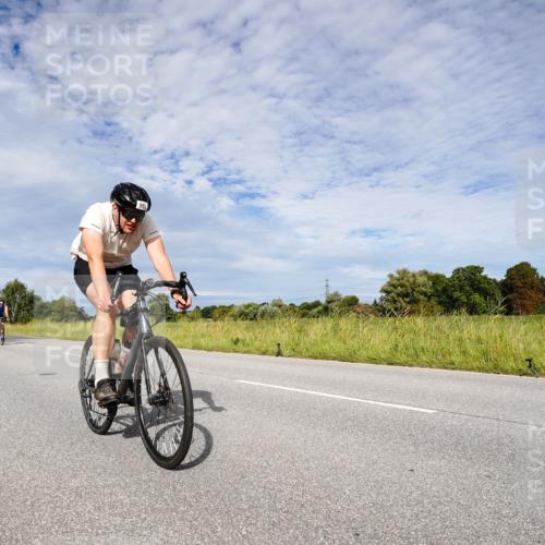 31.08.2025 - Elbe Triathlon Hamburg Michael Burmester http://msf.ph/oto/8666033 31.08.2025 10:23:07 Radfahren 981, 995, 996, 1049, 1077, 1106 meine-sportfotos.de