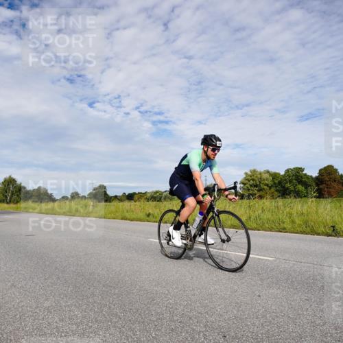 31.08.2025 - Elbe Triathlon Hamburg Michael Burmester http://msf.ph/oto/8666127 31.08.2025 10:24:28 Radfahren 703, 847, 970, 1028, 1074, 1083, 1099 meine-sportfotos.de