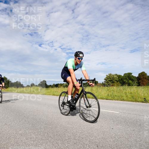 31.08.2025 - Elbe Triathlon Hamburg Michael Burmester http://msf.ph/oto/8666139 31.08.2025 10:24:40 Radfahren 594, 863, 979, 994, 1075, 1080, 1092 meine-sportfotos.de