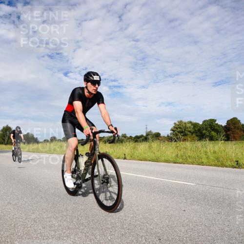 31.08.2025 - Elbe Triathlon Hamburg Michael Burmester http://msf.ph/oto/8666146 31.08.2025 10:24:44 Radfahren 594, 677, 863, 994, 1075 meine-sportfotos.de
