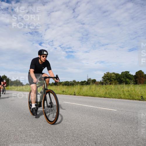 31.08.2025 - Elbe Triathlon Hamburg Michael Burmester http://msf.ph/oto/8666162 31.08.2025 10:25:04 Radfahren 446, 662, 782, 893, 929, 1062 meine-sportfotos.de