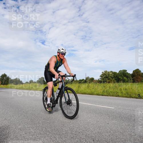 31.08.2025 - Elbe Triathlon Hamburg Michael Burmester http://msf.ph/oto/8666241 31.08.2025 10:26:25 Radfahren 905, 934, 936, 951, 980, 1103, 1108, 1149 meine-sportfotos.de