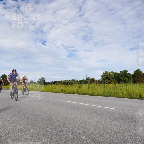 31.08.2025 - Elbe Triathlon Hamburg Michael Burmester http://msf.ph/oto/8666242 31.08.2025 10:26:26 Radfahren 905, 934, 936, 951, 980, 1103, 1108, 1149 meine-sportfotos.de