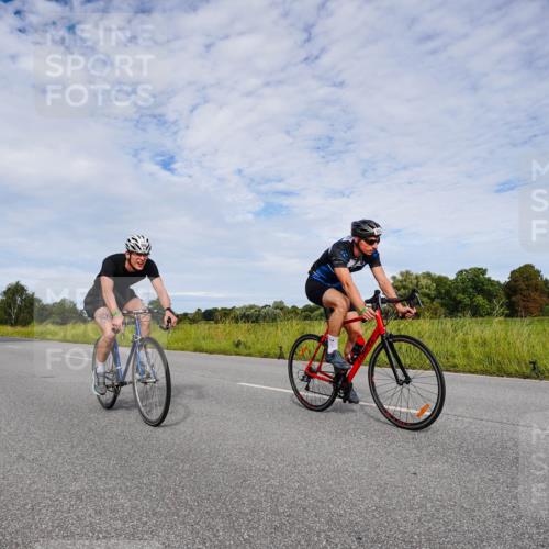31.08.2025 - Elbe Triathlon Hamburg Michael Burmester http://msf.ph/oto/8666253 31.08.2025 10:26:32 Radfahren 785, 934, 951, 980 meine-sportfotos.de