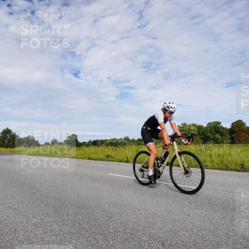 31.08.2025 - Elbe Triathlon Hamburg Michael Burmester http://msf.ph/oto/8666258 31.08.2025 10:26:38 Radfahren 785, 1010 meine-sportfotos.de