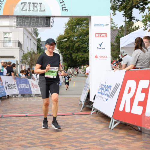 31.08.2025 - 21. Blankeneser Heldenlauf Strokosch-Dieckow http://msf.ph/oto/8666272 31.08.2025 11:17:12 Ziel 3698, 3366, 3133 meine-sportfotos.de