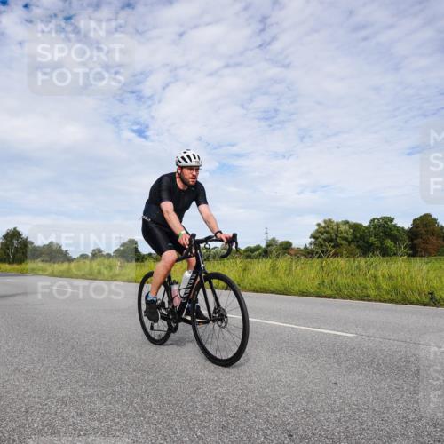 31.08.2025 - Elbe Triathlon Hamburg Michael Burmester http://msf.ph/oto/8666288 31.08.2025 10:27:20 Radfahren 1013, 1105, 1129 meine-sportfotos.de