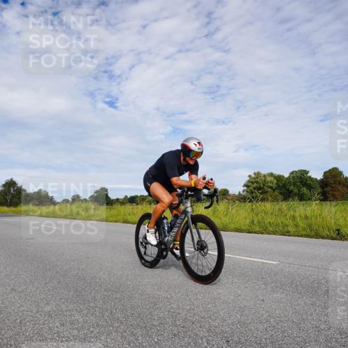 31.08.2025 - Elbe Triathlon Hamburg Michael Burmester http://msf.ph/oto/8666292 31.08.2025 10:27:32 Radfahren 665, 1038 meine-sportfotos.de