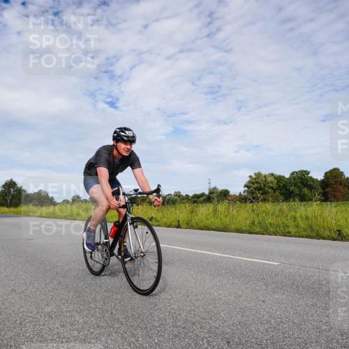 31.08.2025 - Elbe Triathlon Hamburg Michael Burmester http://msf.ph/oto/8666295 31.08.2025 10:27:36 Radfahren 941, 1038, 1059 meine-sportfotos.de