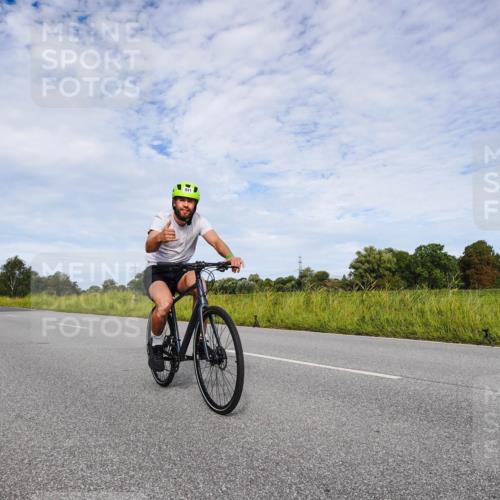 31.08.2025 - Elbe Triathlon Hamburg Michael Burmester http://msf.ph/oto/8666301 31.08.2025 10:27:42 Radfahren 797, 941, 1038, 1059 meine-sportfotos.de