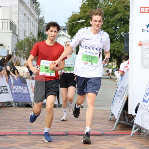 31.08.2025 - 21. Blankeneser Heldenlauf Strokosch-Dieckow http://msf.ph/oto/8666303 31.08.2025 10:58:35 Ziel 3064, 3651, 3457 meine-sportfotos.de