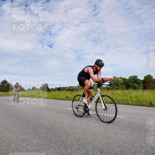 31.08.2025 - Elbe Triathlon Hamburg Michael Burmester http://msf.ph/oto/8666309 31.08.2025 10:27:51 Radfahren 401, 779, 1057, 1098, 1148 meine-sportfotos.de
