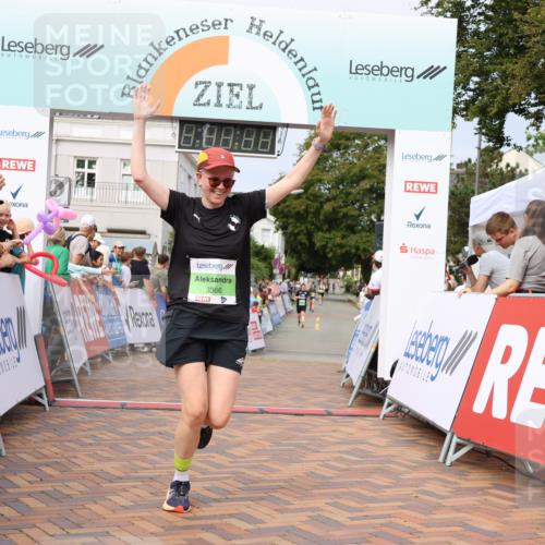 31.08.2025 - 21. Blankeneser Heldenlauf Strokosch-Dieckow http://msf.ph/oto/8666315 31.08.2025 11:17:09 Ziel 3698, 3641, 3708, 3366, 3133 meine-sportfotos.de