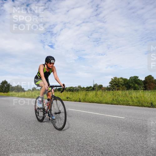 31.08.2025 - Elbe Triathlon Hamburg Michael Burmester http://msf.ph/oto/8666318 31.08.2025 10:28:06 Radfahren 799, 809 meine-sportfotos.de