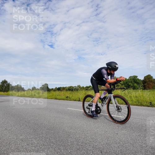 31.08.2025 - Elbe Triathlon Hamburg Michael Burmester http://msf.ph/oto/8666321 31.08.2025 10:28:12 Radfahren 799, 813, 817, 866 meine-sportfotos.de