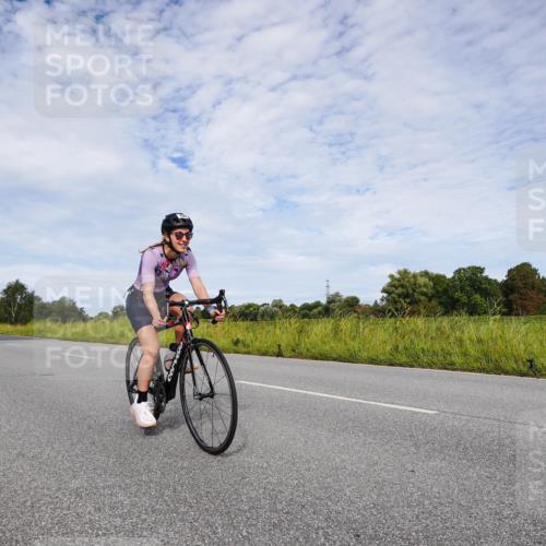 31.08.2025 - Elbe Triathlon Hamburg Michael Burmester http://msf.ph/oto/8666323 31.08.2025 10:28:13 Radfahren 799, 813, 817, 866 meine-sportfotos.de