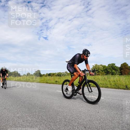 31.08.2025 - Elbe Triathlon Hamburg Michael Burmester http://msf.ph/oto/8666375 31.08.2025 10:29:22 Radfahren 667, 711, 837, 1102, 1183, 1196 meine-sportfotos.de