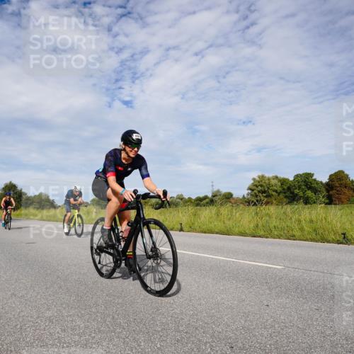 31.08.2025 - Elbe Triathlon Hamburg Michael Burmester http://msf.ph/oto/8666398 31.08.2025 10:29:57 Radfahren 606, 870, 887, 888, 1011, 1155, 1180, 1202 meine-sportfotos.de