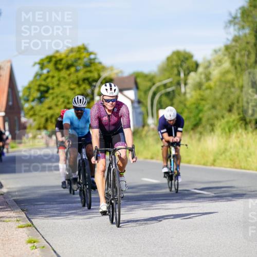 31.08.2025 - Elbe Triathlon Hamburg Michael Burmester http://msf.ph/oto/8666399 31.08.2025 09:36:16 Radfahren 327, 372, 390, 483, 761 meine-sportfotos.de