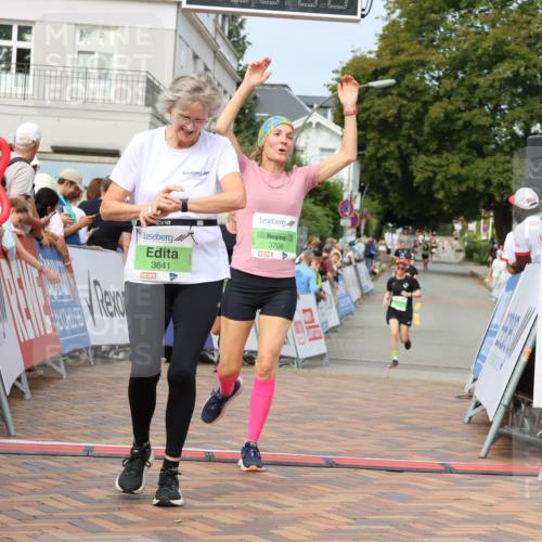 31.08.2025 - 21. Blankeneser Heldenlauf Strokosch-Dieckow http://msf.ph/oto/8666404 31.08.2025 11:17:01 Ziel 3698, 3641, 3708, 3715 meine-sportfotos.de